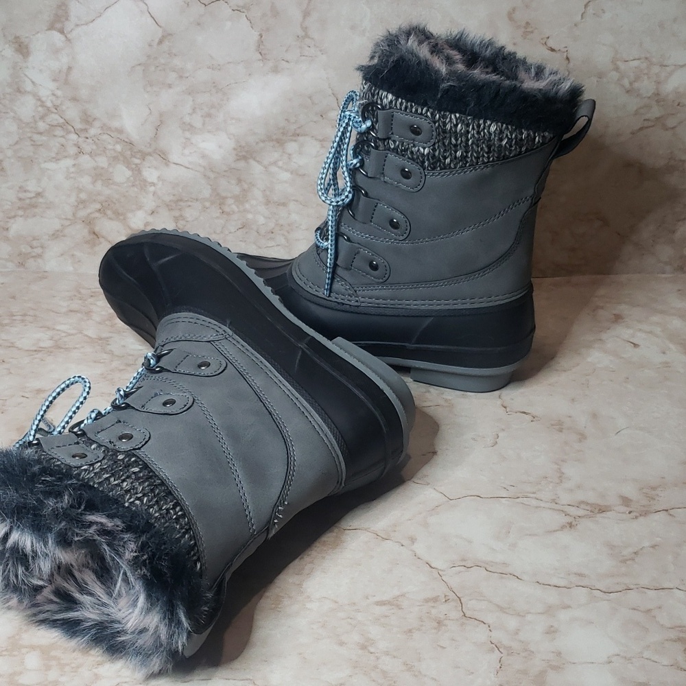 Khombu Stylish Winter Boots with Faux Fur Trim - Picture 5 of 7